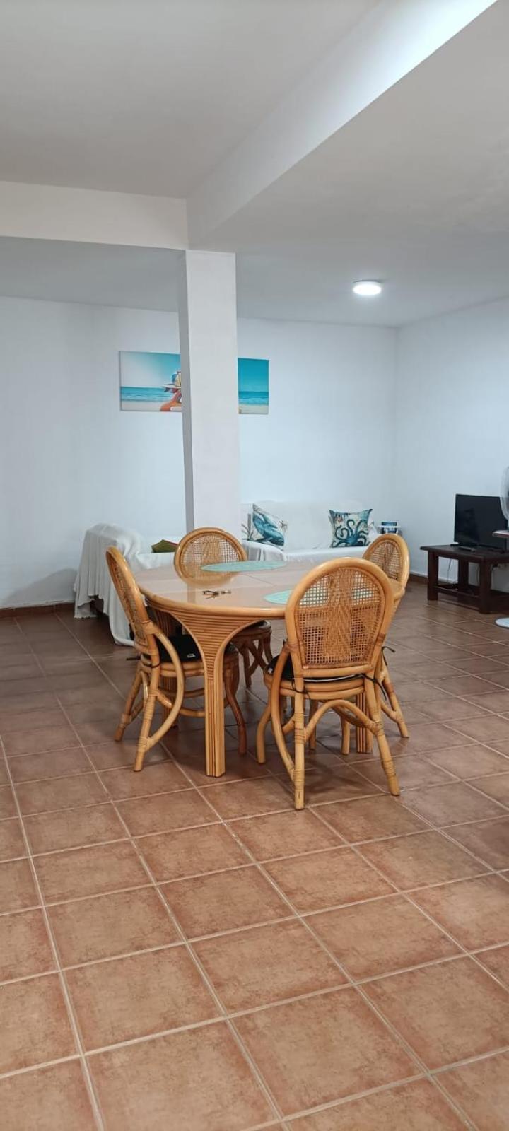 Habitacion Matrimonial En Un Bajo Bano Compartido Areas Compartidas Abades  외부 사진