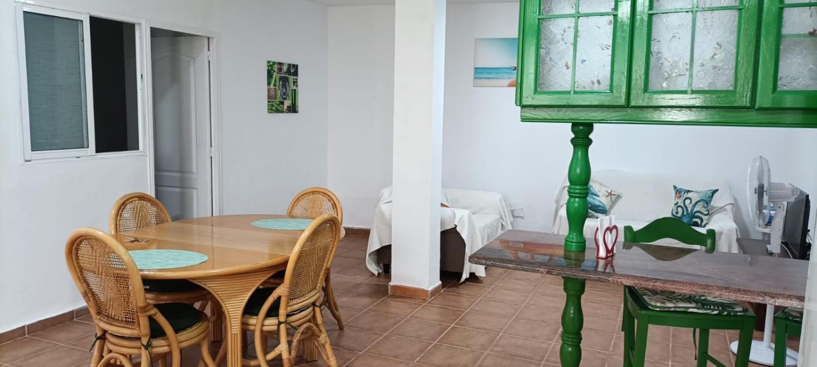 Habitacion Matrimonial En Un Bajo Bano Compartido Areas Compartidas Abades  외부 사진