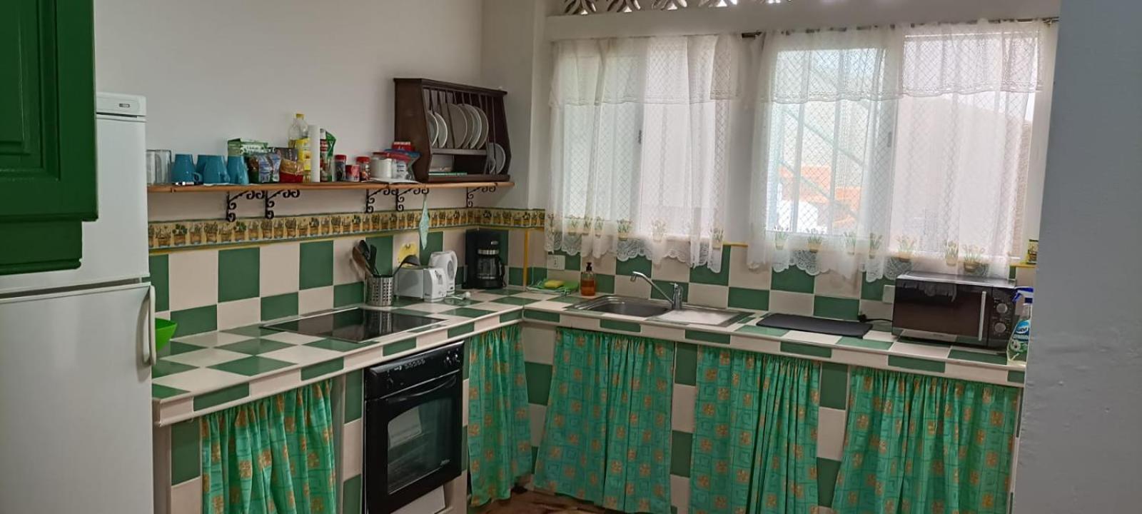 Habitacion Matrimonial En Un Bajo Bano Compartido Areas Compartidas Abades  외부 사진