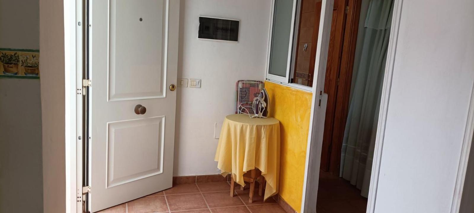 Habitacion Matrimonial En Un Bajo Bano Compartido Areas Compartidas Abades  외부 사진